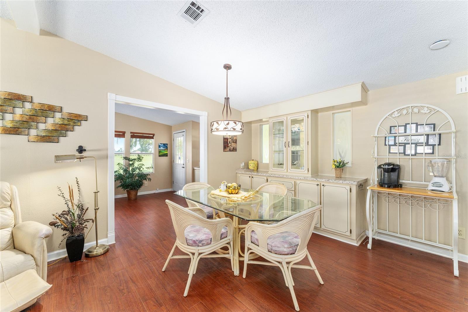 Image 15 of 42 For 667 Rainbow Boulevard