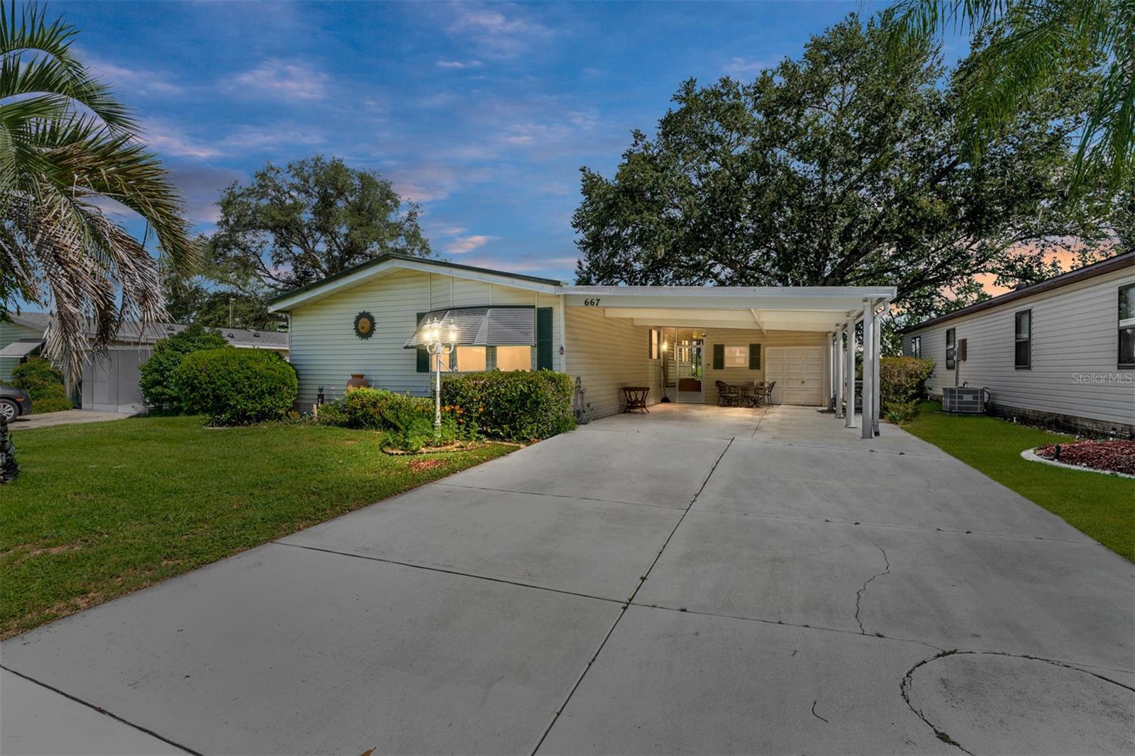 Image 3 of 42 For 667 Rainbow Boulevard