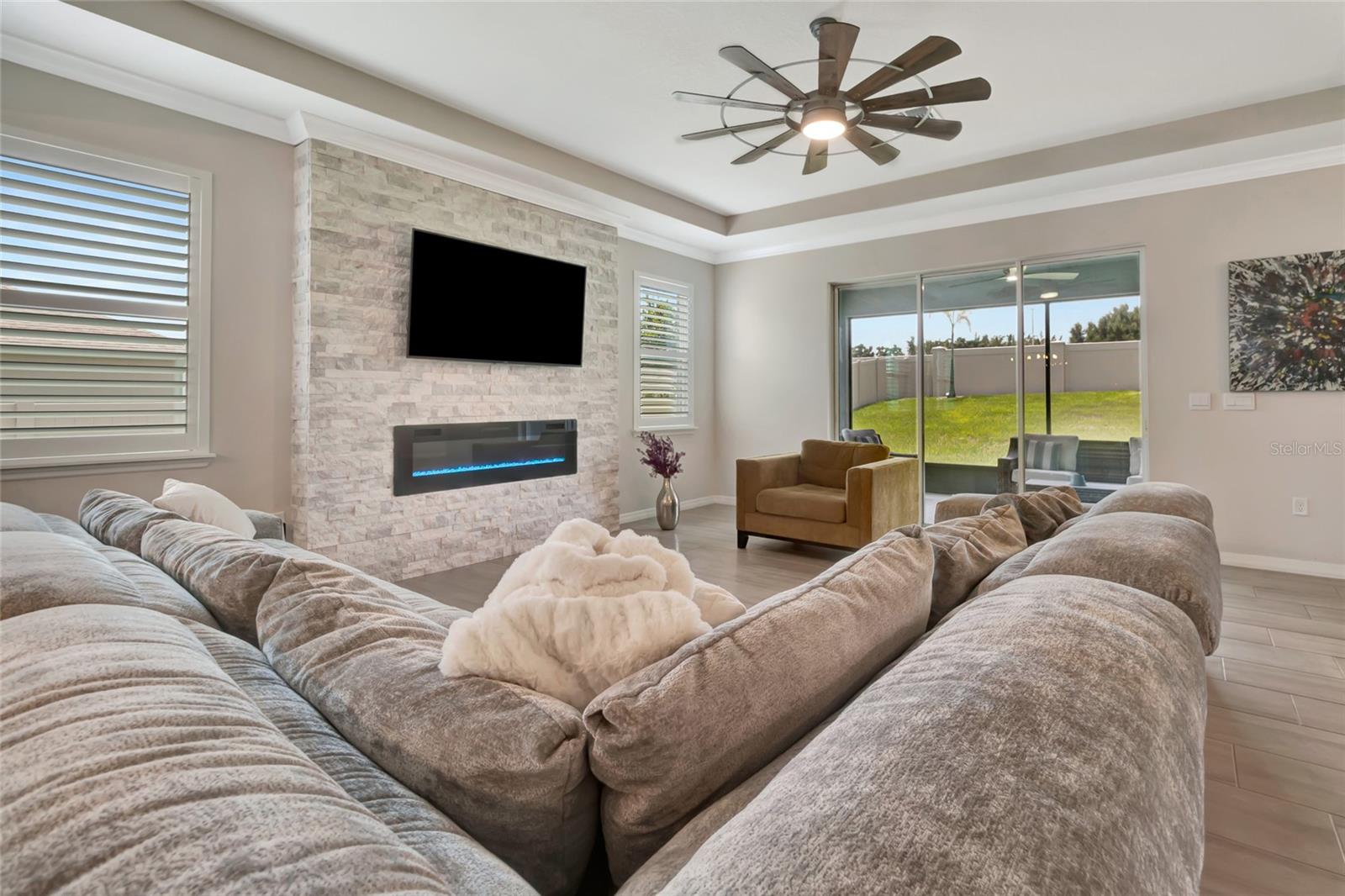 Image 17 of 56 For 17938 Hither Hills Circle