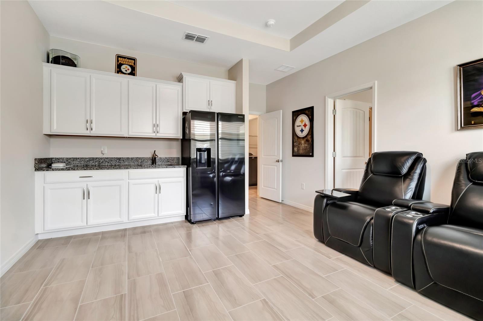 Image 33 of 56 For 17938 Hither Hills Circle
