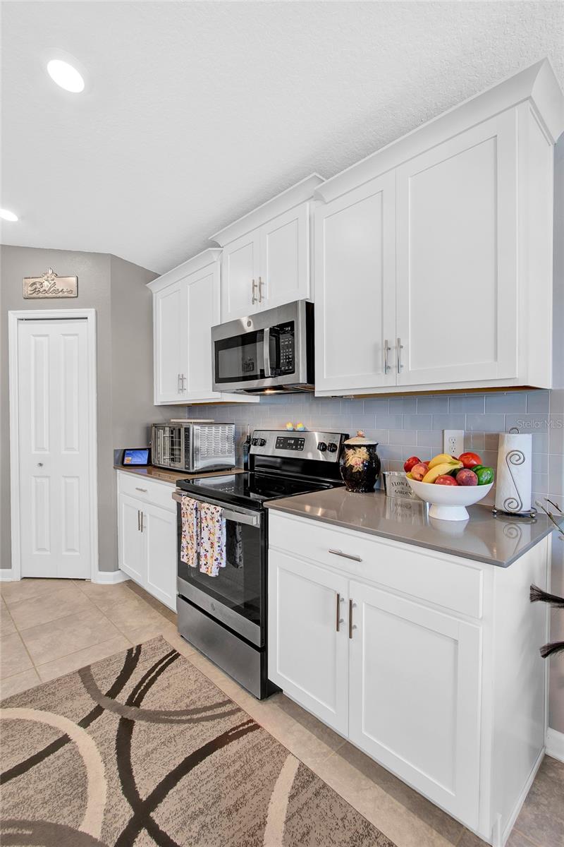 Image 11 of 41 For 873 Laurel View Way