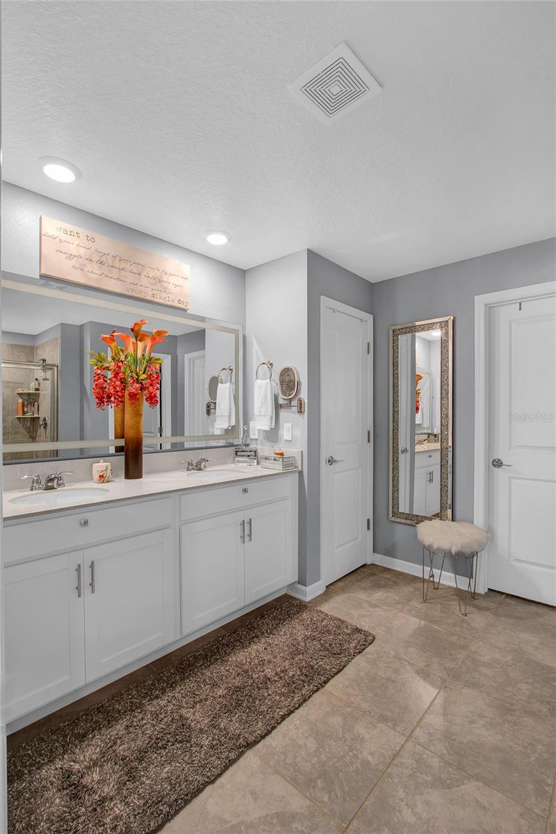 Image 16 of 41 For 873 Laurel View Way