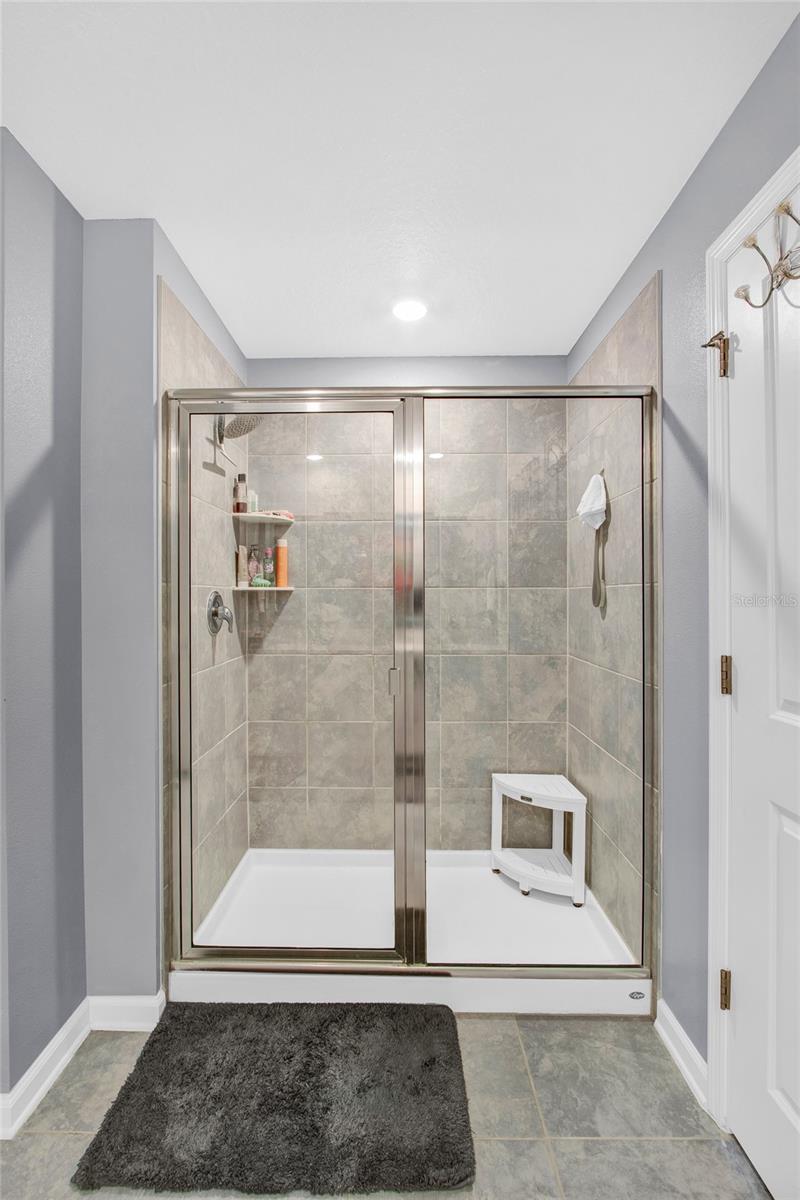 Image 18 of 41 For 873 Laurel View Way