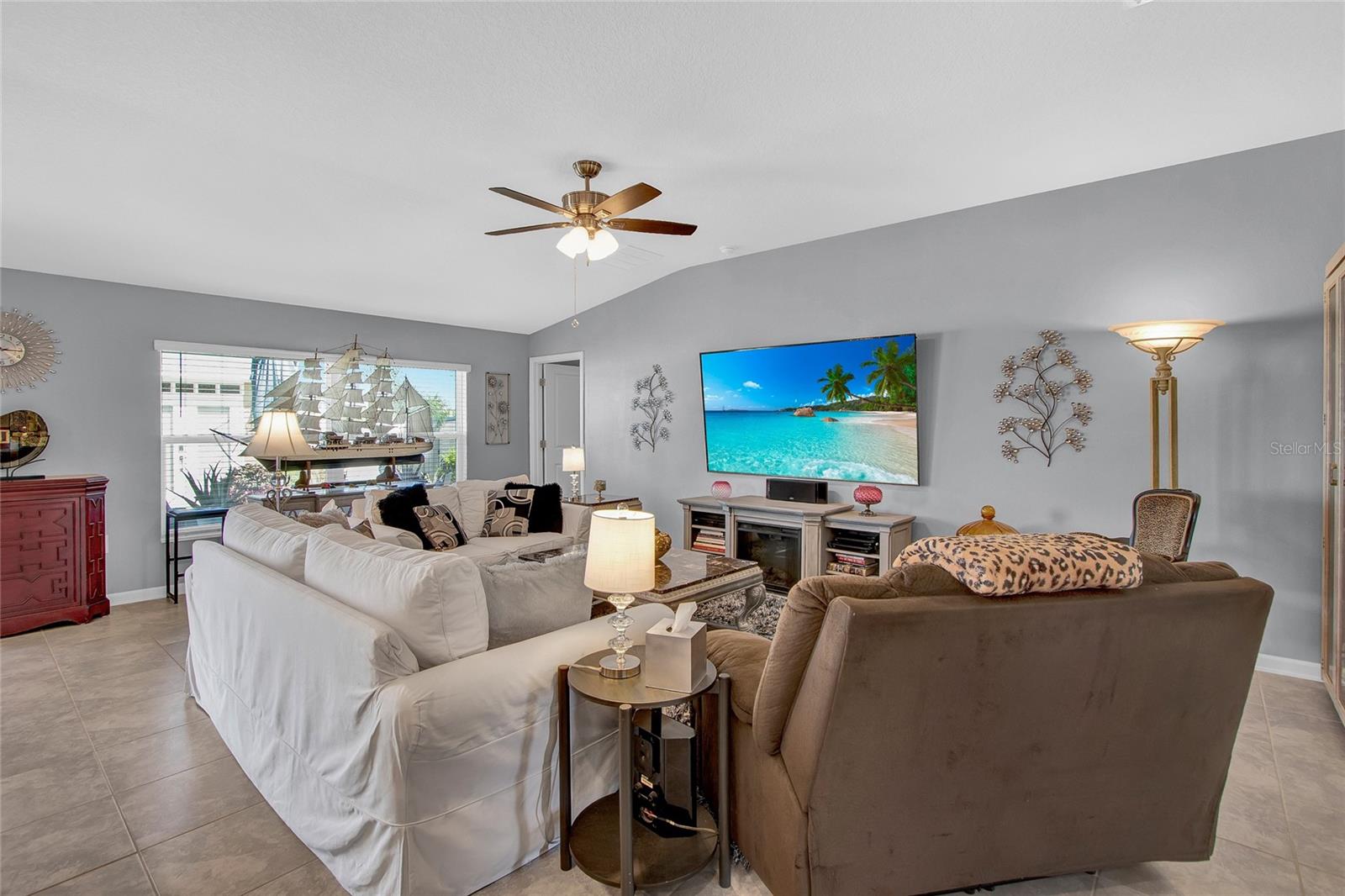 Image 5 of 41 For 873 Laurel View Way