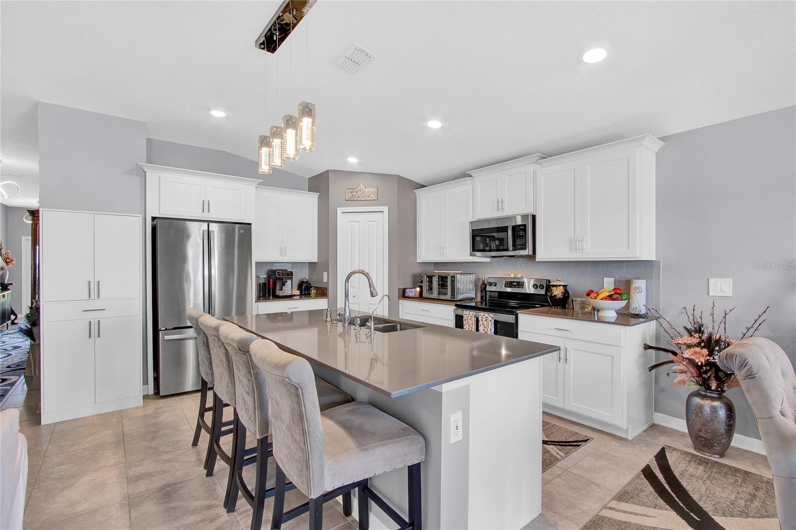 Image 7 of 41 For 873 Laurel View Way