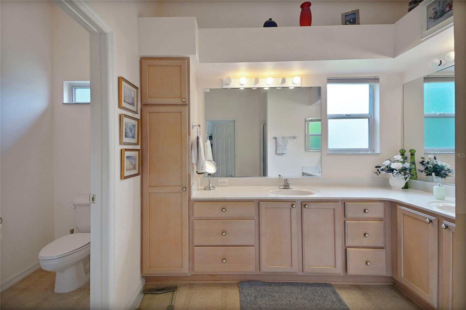 Image 18 of 46 For 9213 172nd Santee Place
