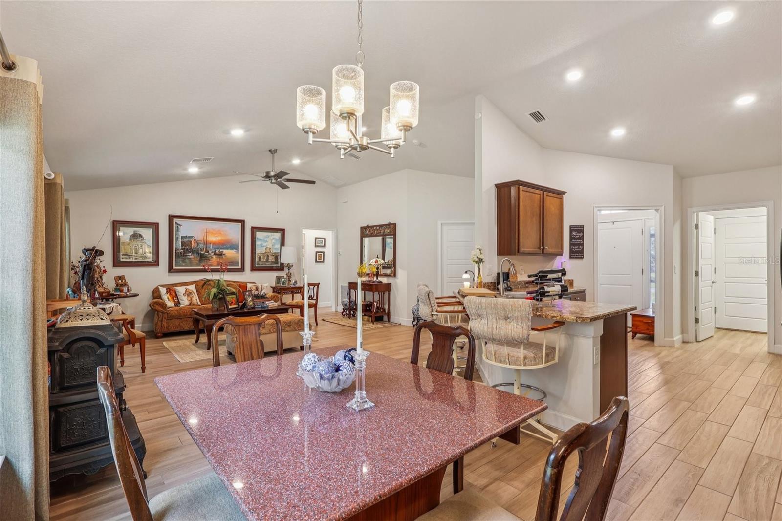 Image 11 of 41 For 607 Bradley Way