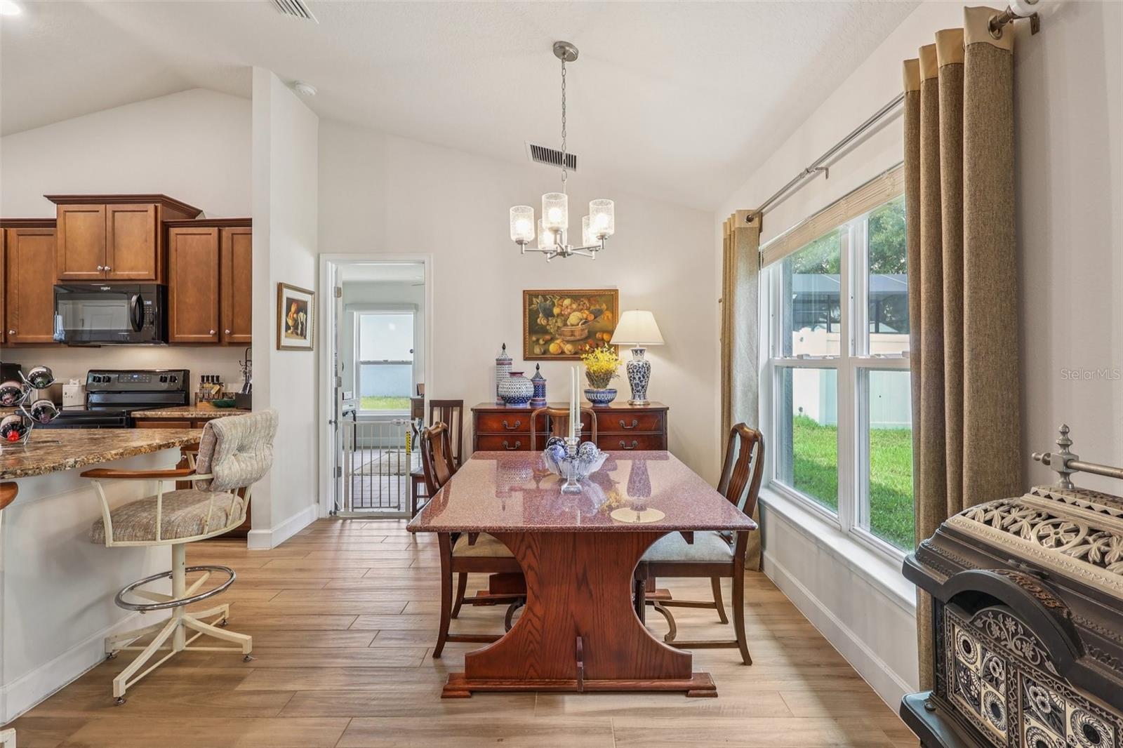 Image 12 of 41 For 607 Bradley Way
