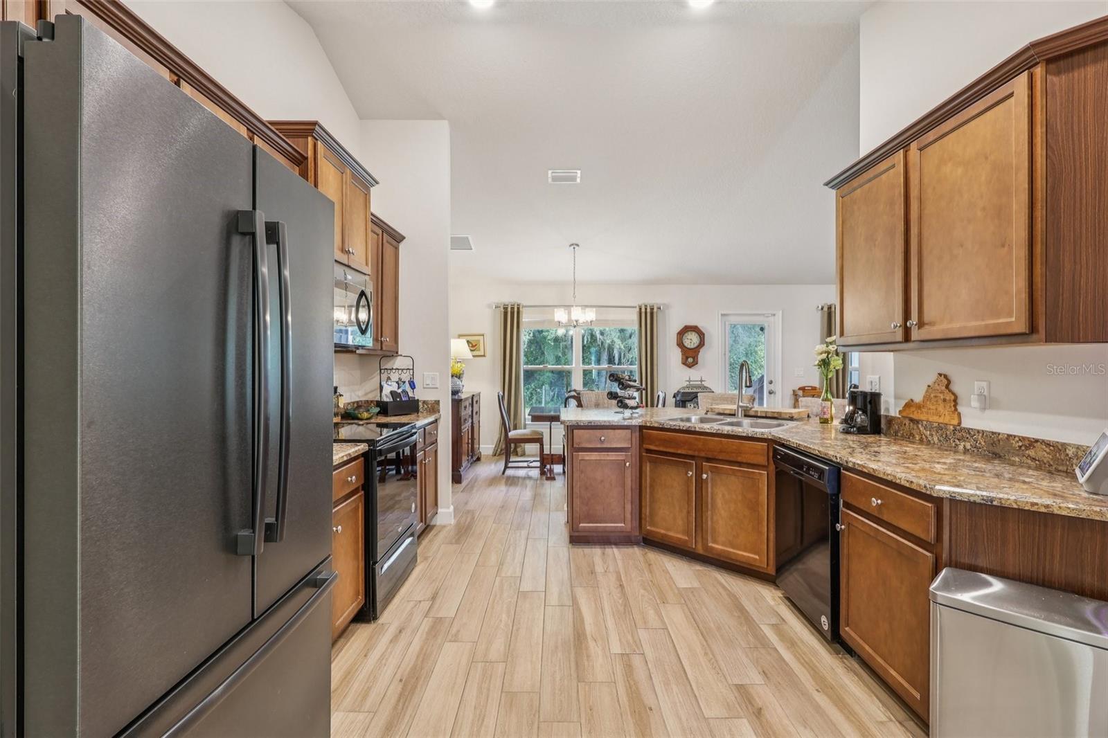 Image 15 of 41 For 607 Bradley Way