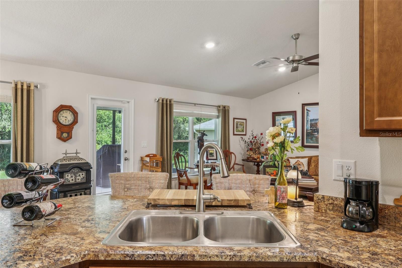 Image 17 of 41 For 607 Bradley Way