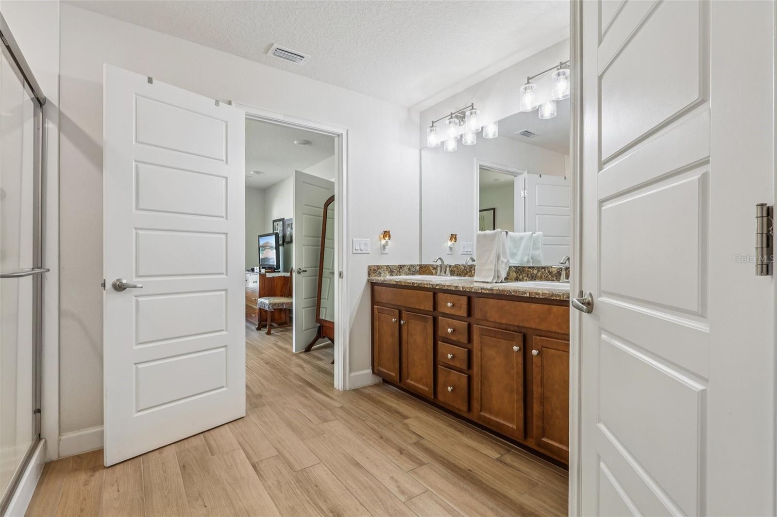 Image 22 of 41 For 607 Bradley Way