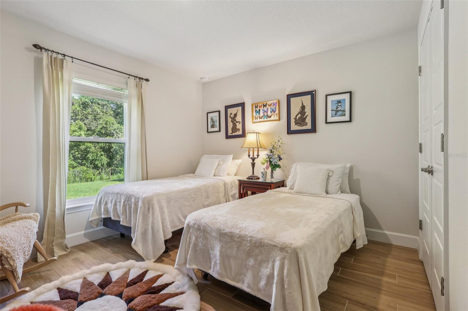 Image 23 of 41 For 607 Bradley Way