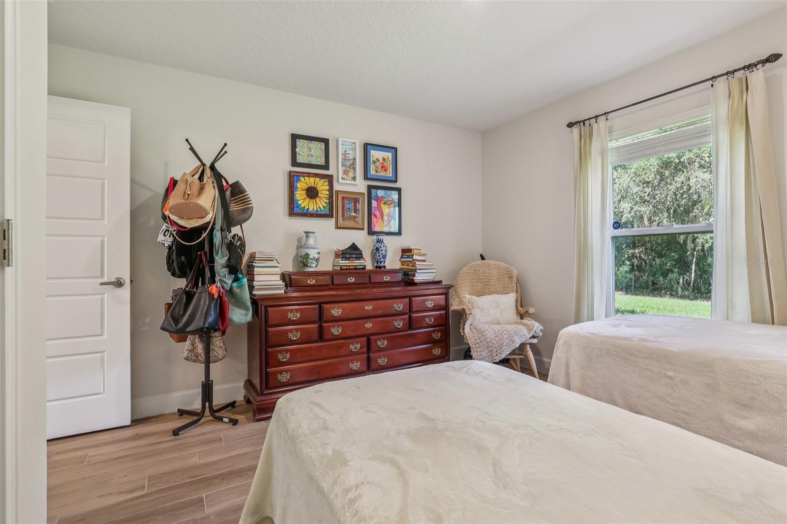 Image 24 of 41 For 607 Bradley Way