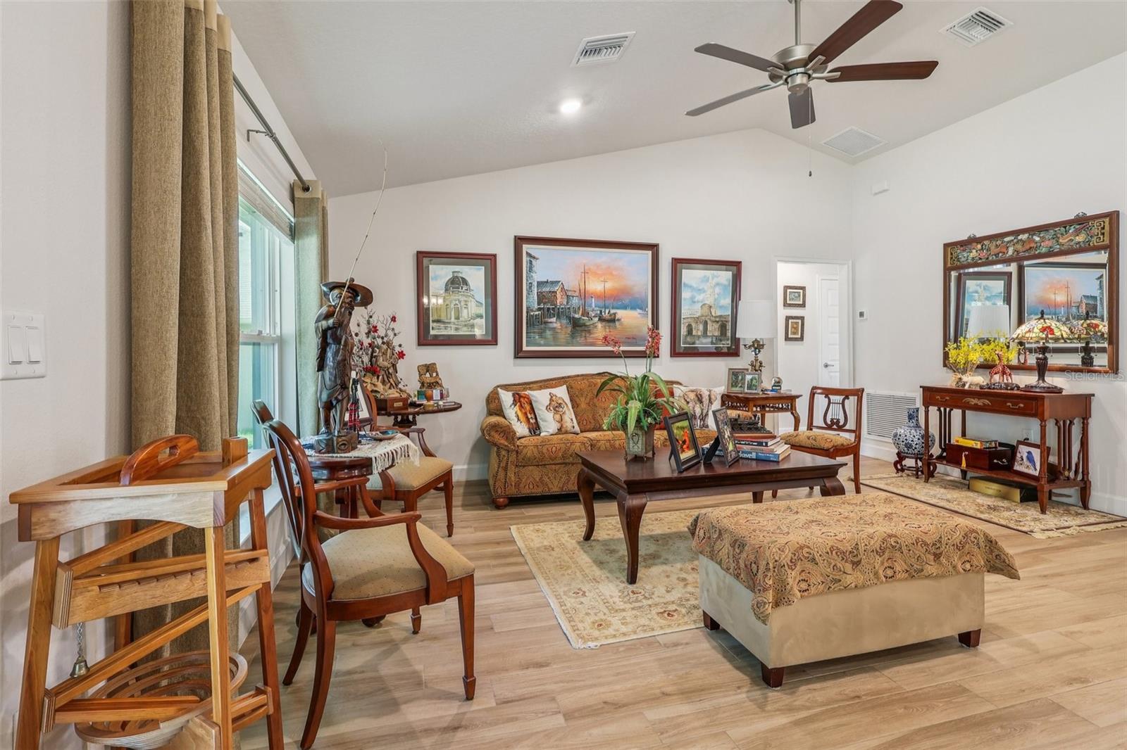 Image 7 of 41 For 607 Bradley Way