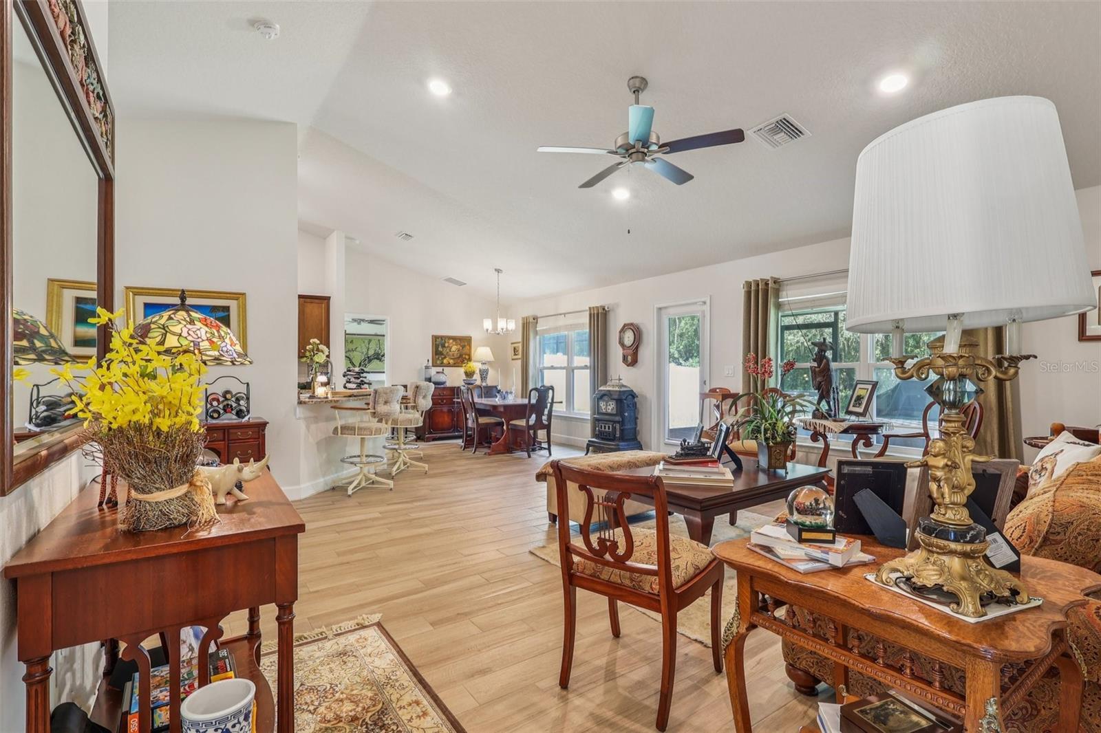 Image 8 of 41 For 607 Bradley Way