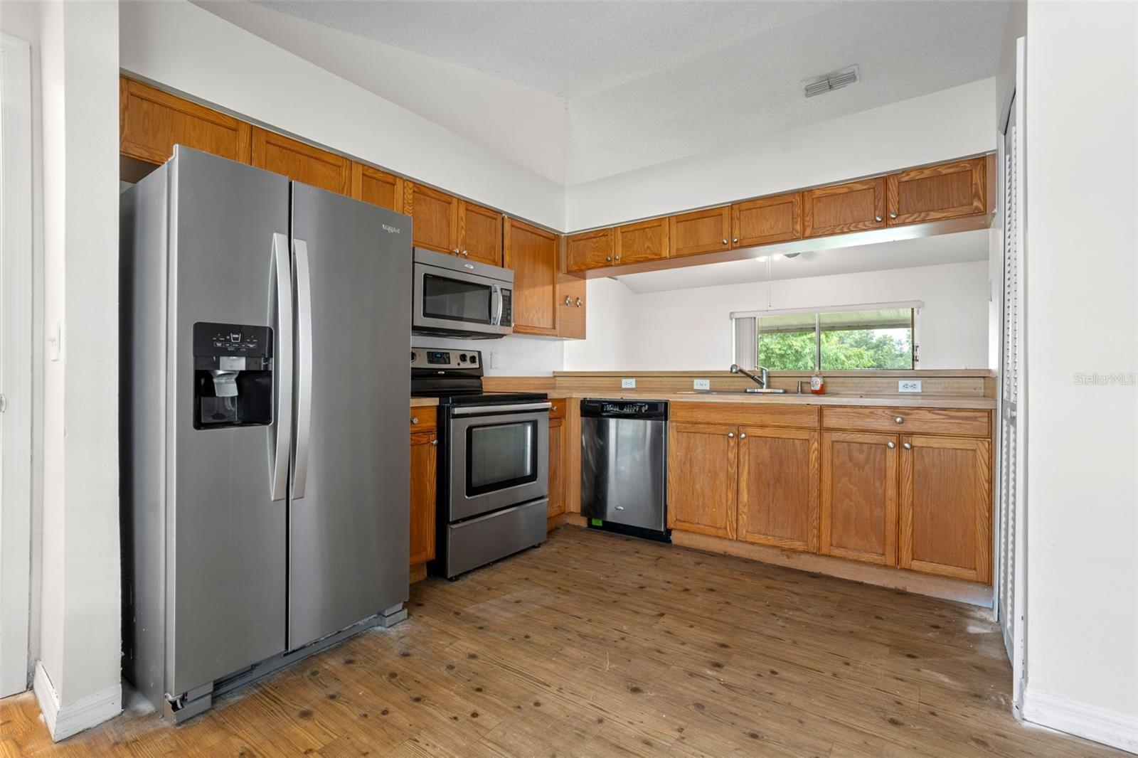 Image 4 of 19 For 235 Montana Avenue