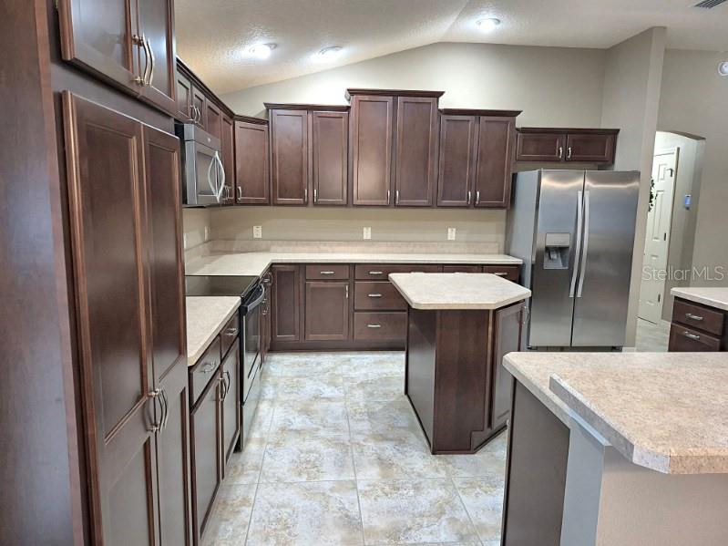 Image 5 of 23 For 2092 Ironton Place