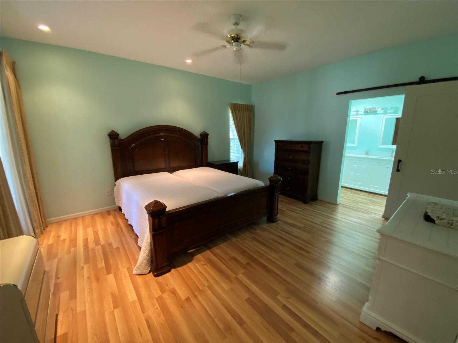 Image 13 of 73 For 4202 Hammersmith Drive
