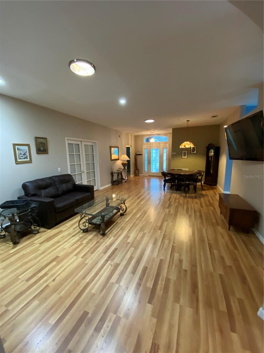 Image 61 of 73 For 4202 Hammersmith Drive