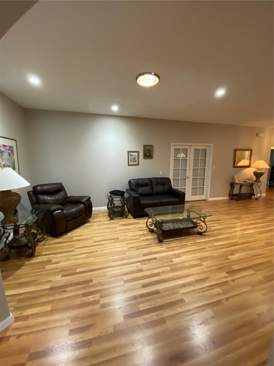 Image 62 of 73 For 4202 Hammersmith Drive