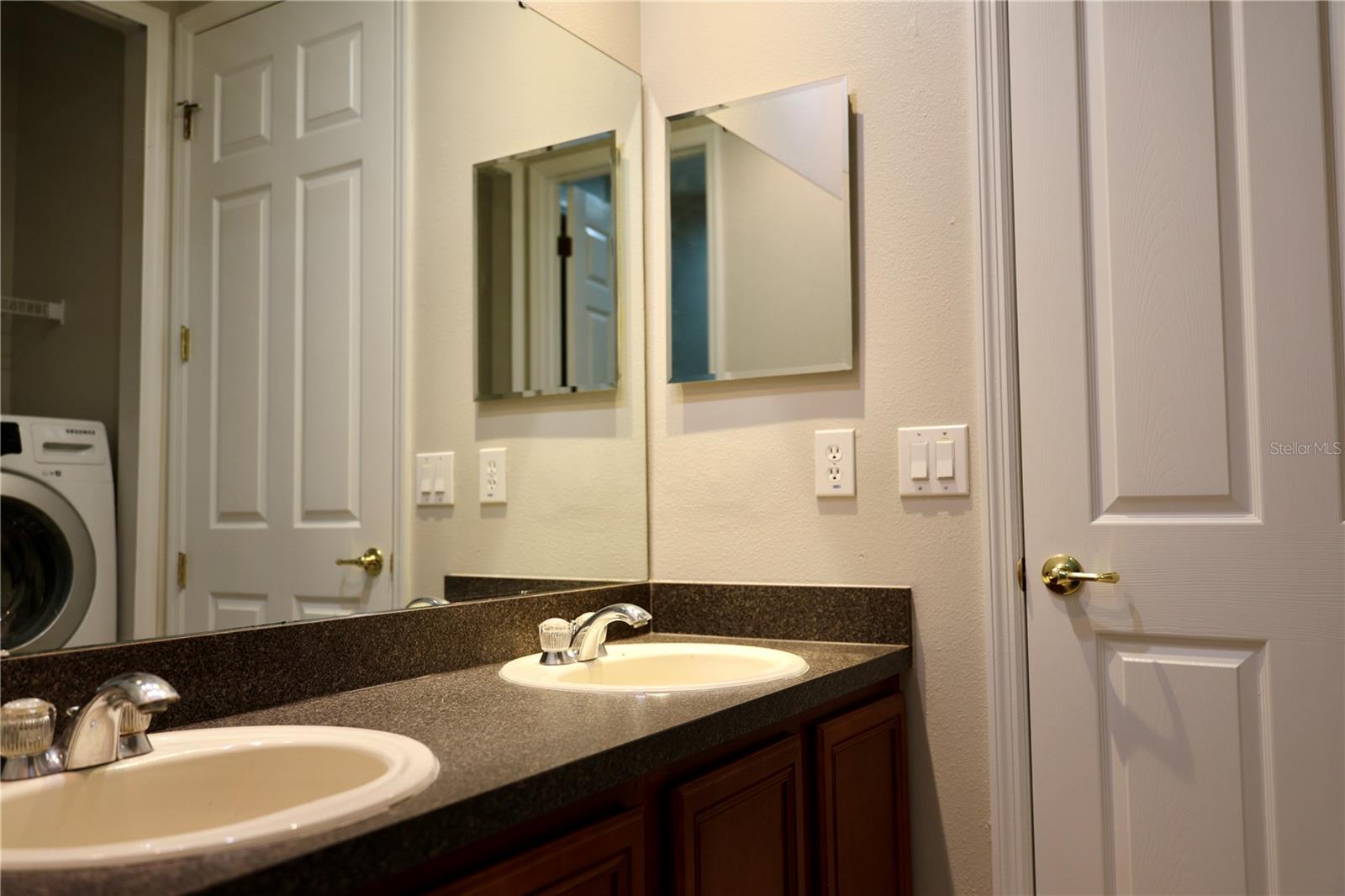 Image 23 of 34 For 15830 Woodland Spring Court