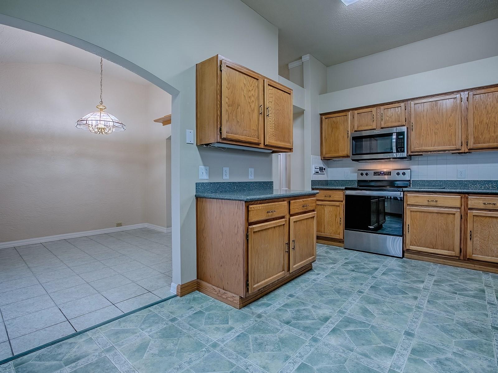 Image 19 of 64 For 829 Cortez Avenue