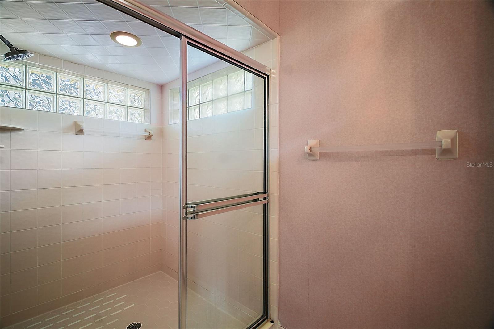 Image 41 of 74 For 633 Sandlake Court