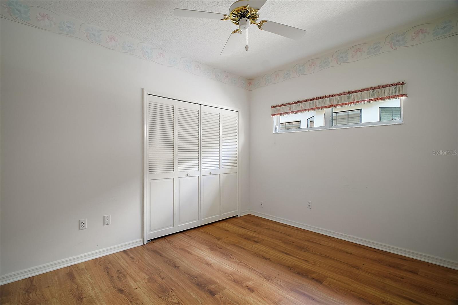 Image 43 of 74 For 633 Sandlake Court