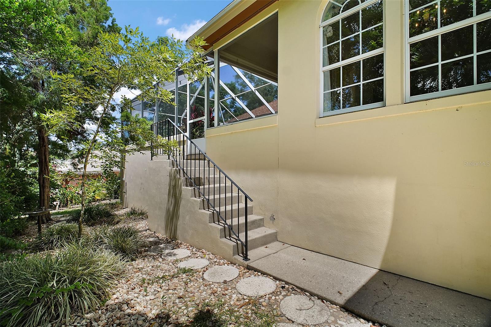 Image 68 of 74 For 633 Sandlake Court