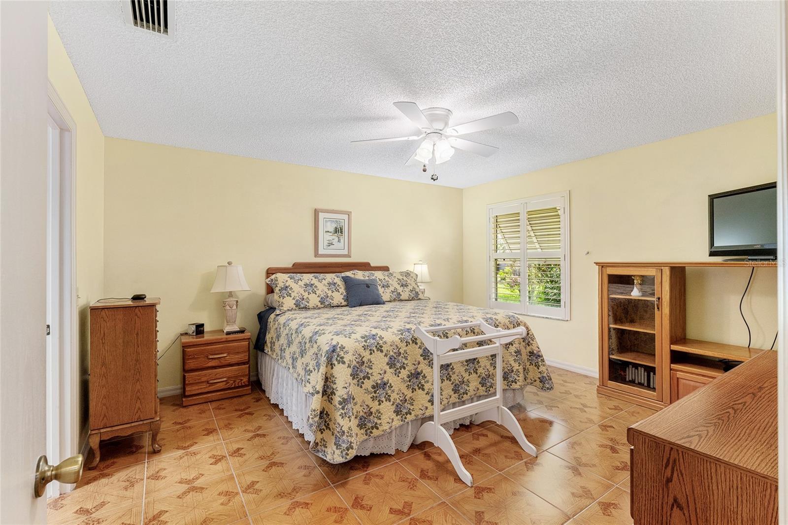 Image 16 of 32 For 17606 93rd Butler Court