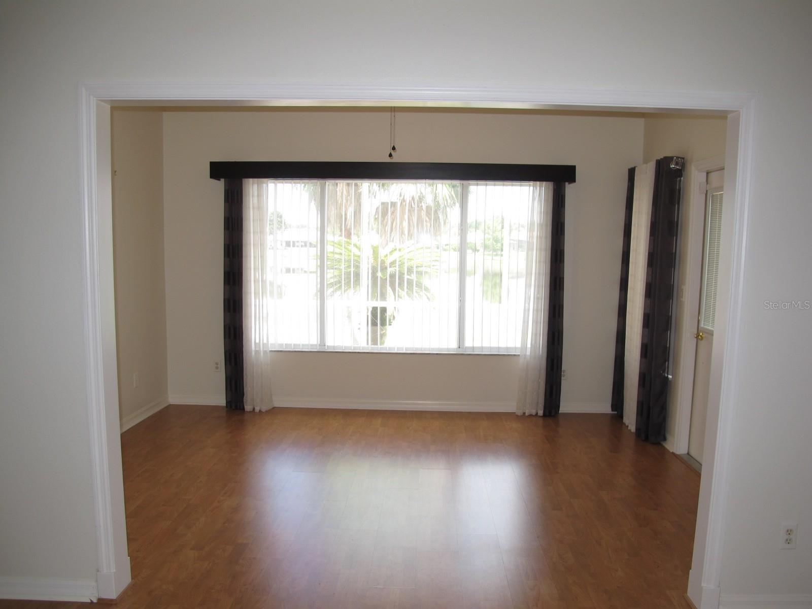 Image 10 of 28 For 21742 King John Street