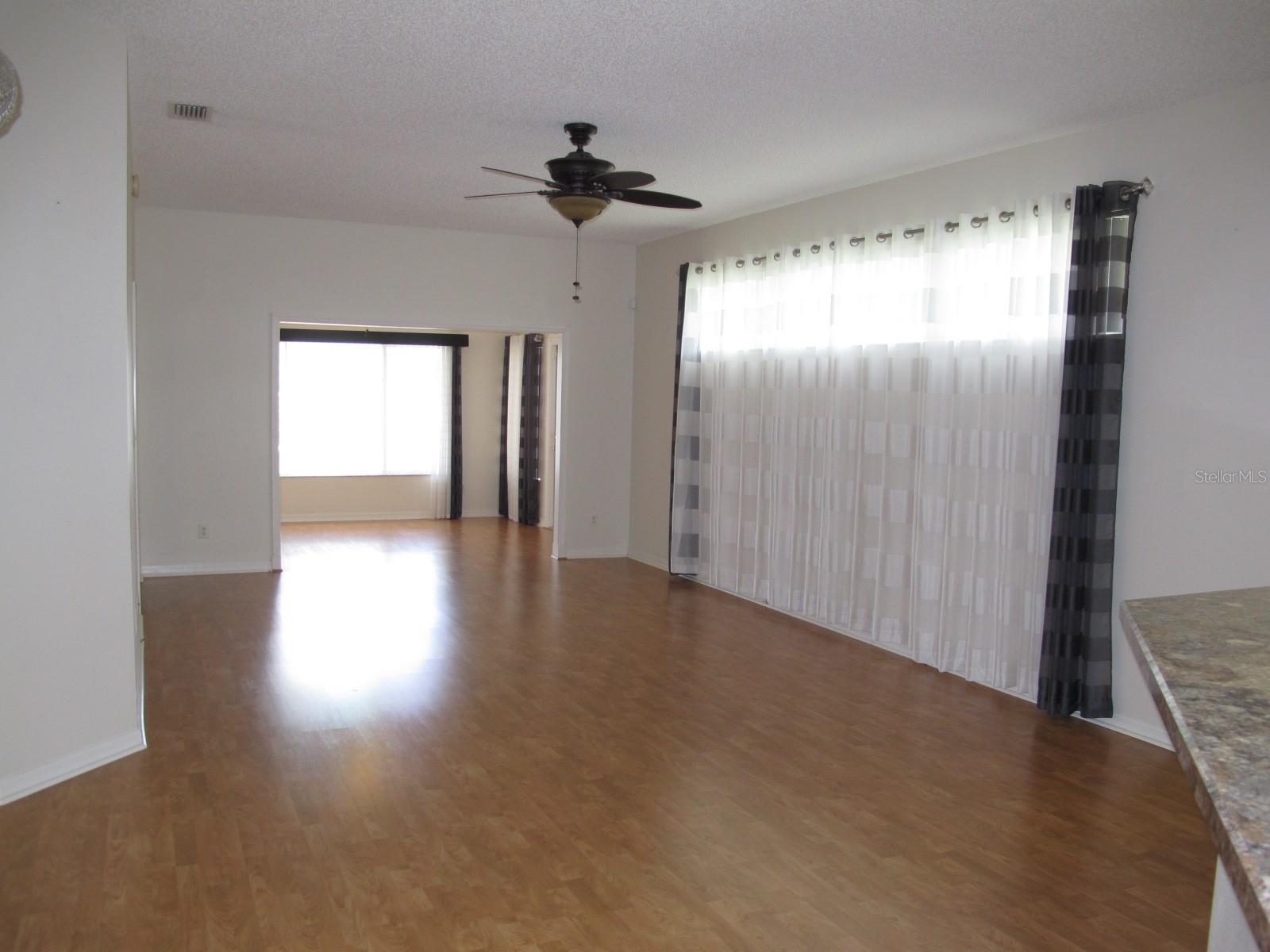 Image 11 of 28 For 21742 King John Street