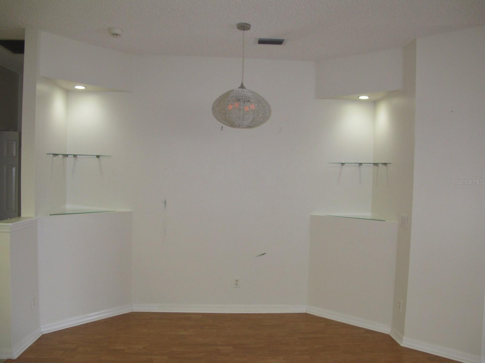 Image 12 of 28 For 21742 King John Street