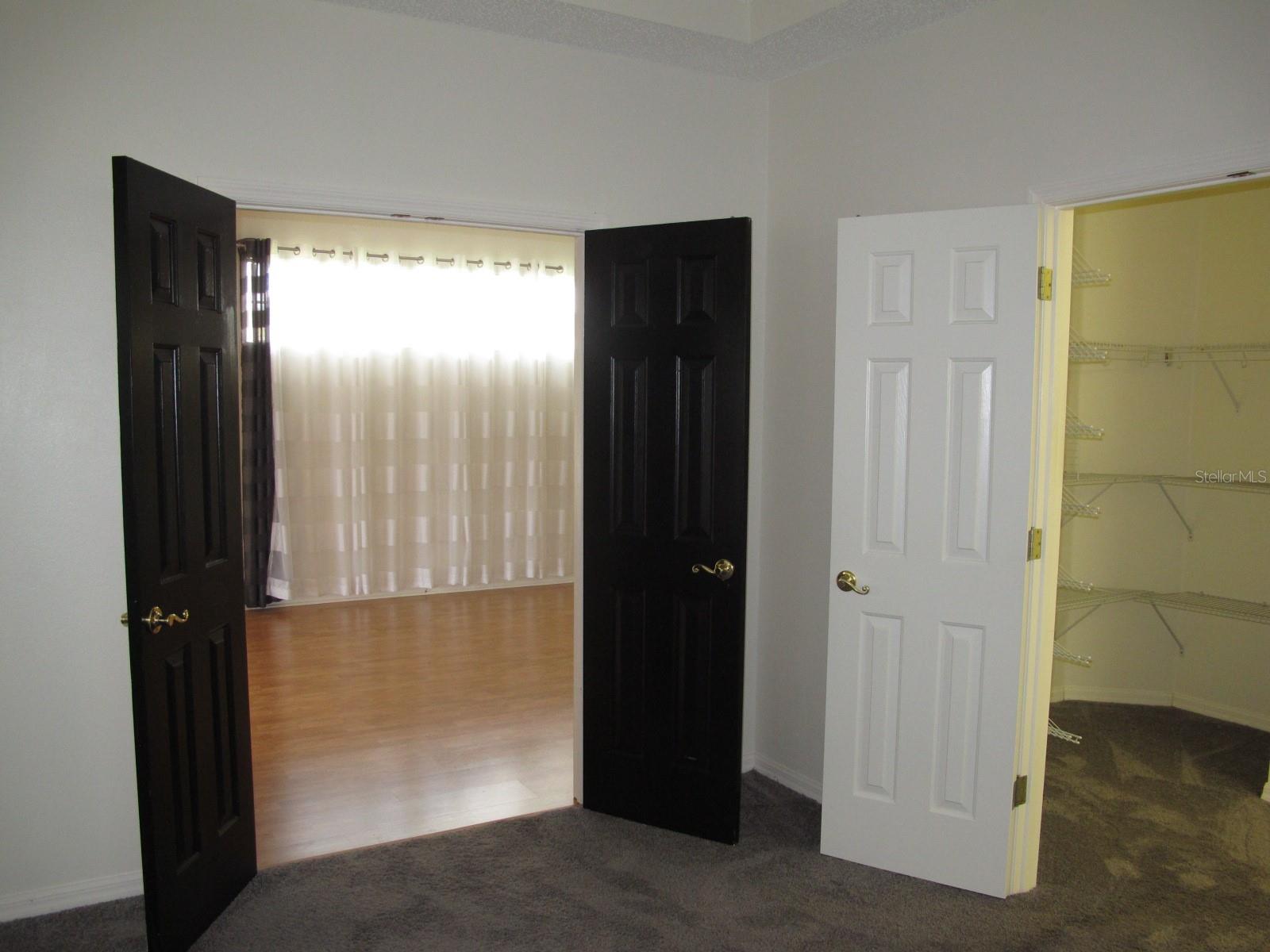 Image 16 of 28 For 21742 King John Street