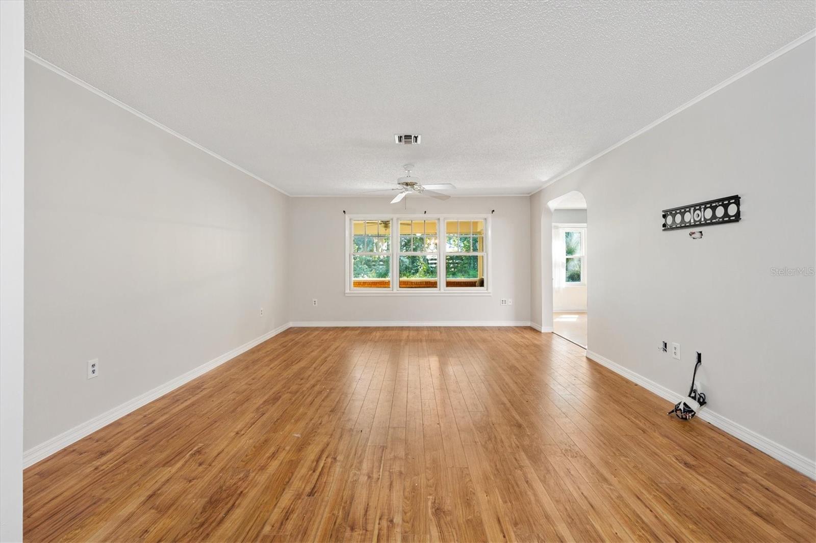 Image 4 of 37 For 5434 County Road 122n