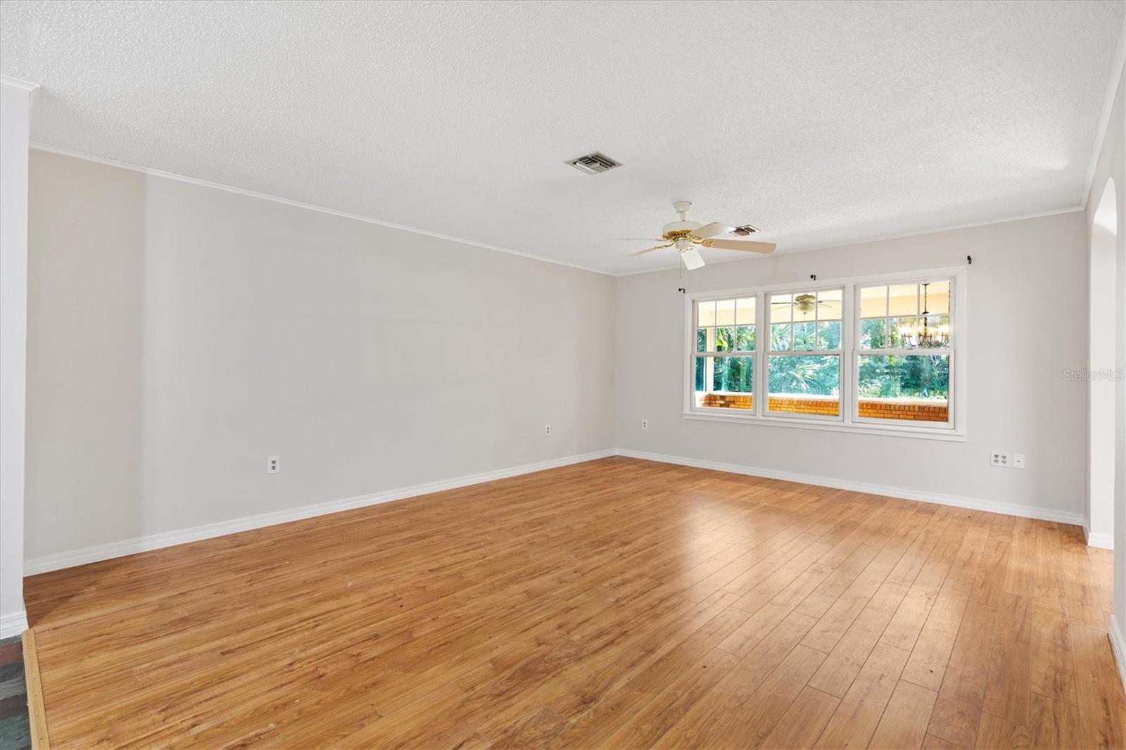 Image 7 of 37 For 5434 County Road 122n