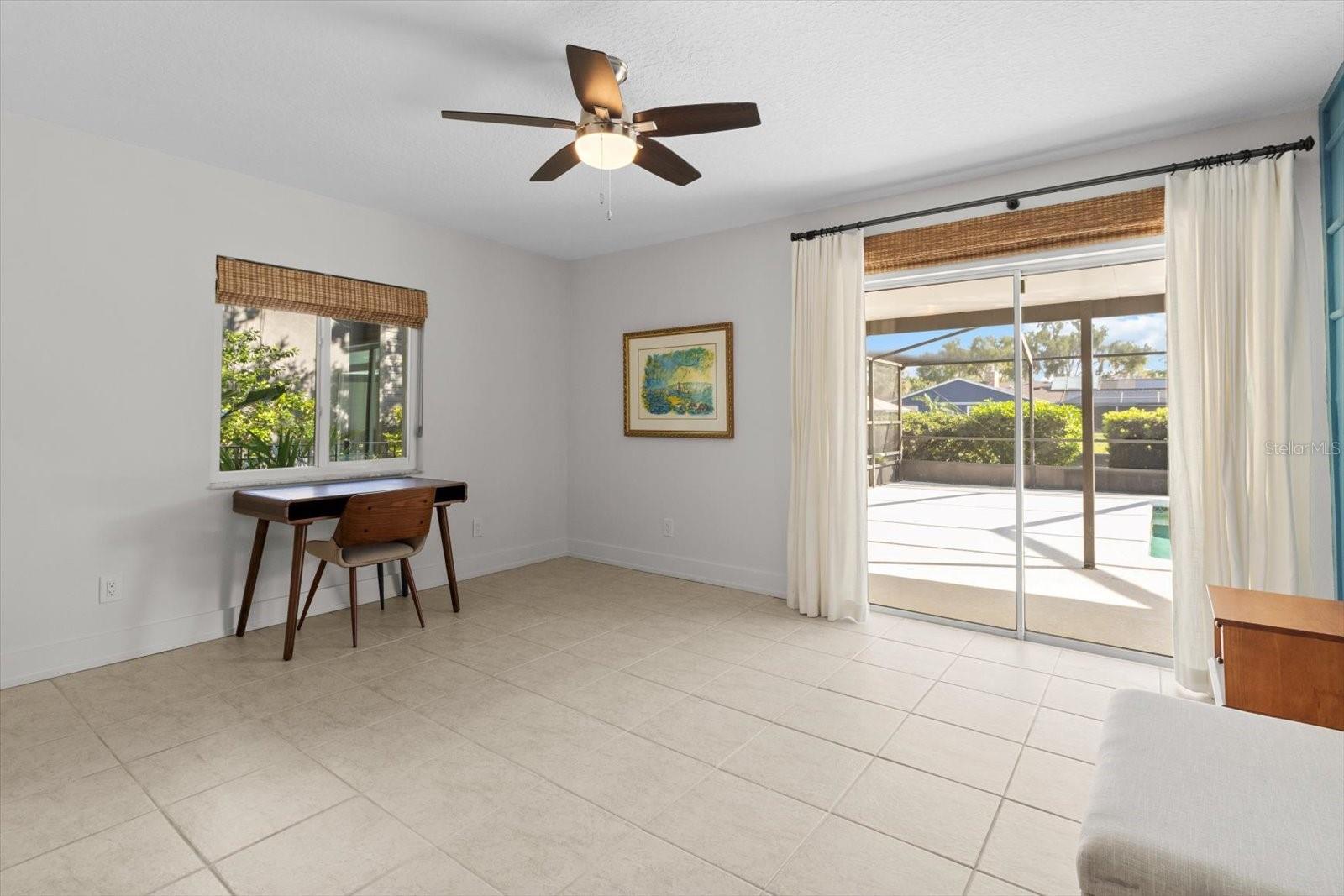Listing photo id 23 for 827 Kings Bay Drive