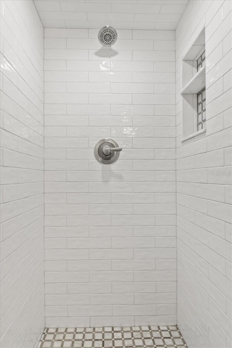 Listing photo id 27 for 827 Kings Bay Drive
