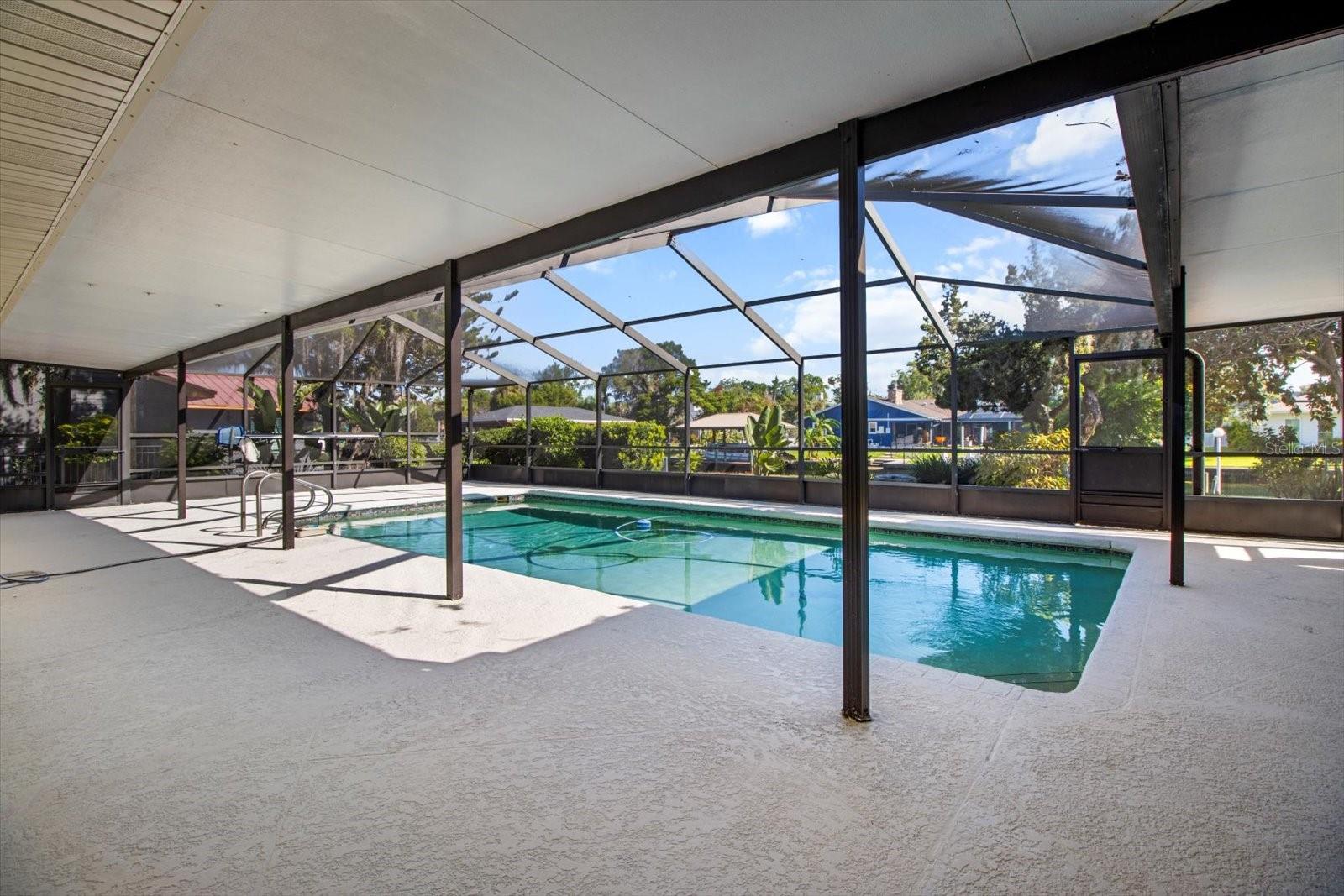 Listing photo id 36 for 827 Kings Bay Drive