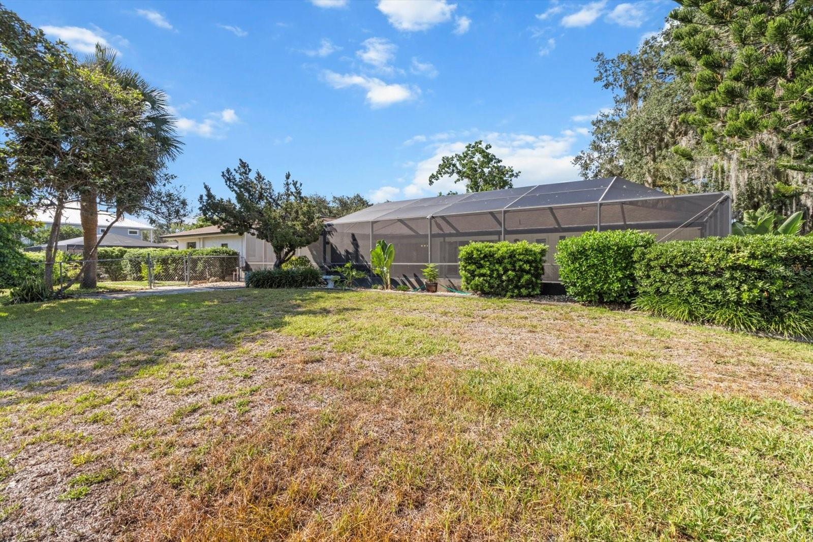 Listing photo id 39 for 827 Kings Bay Drive