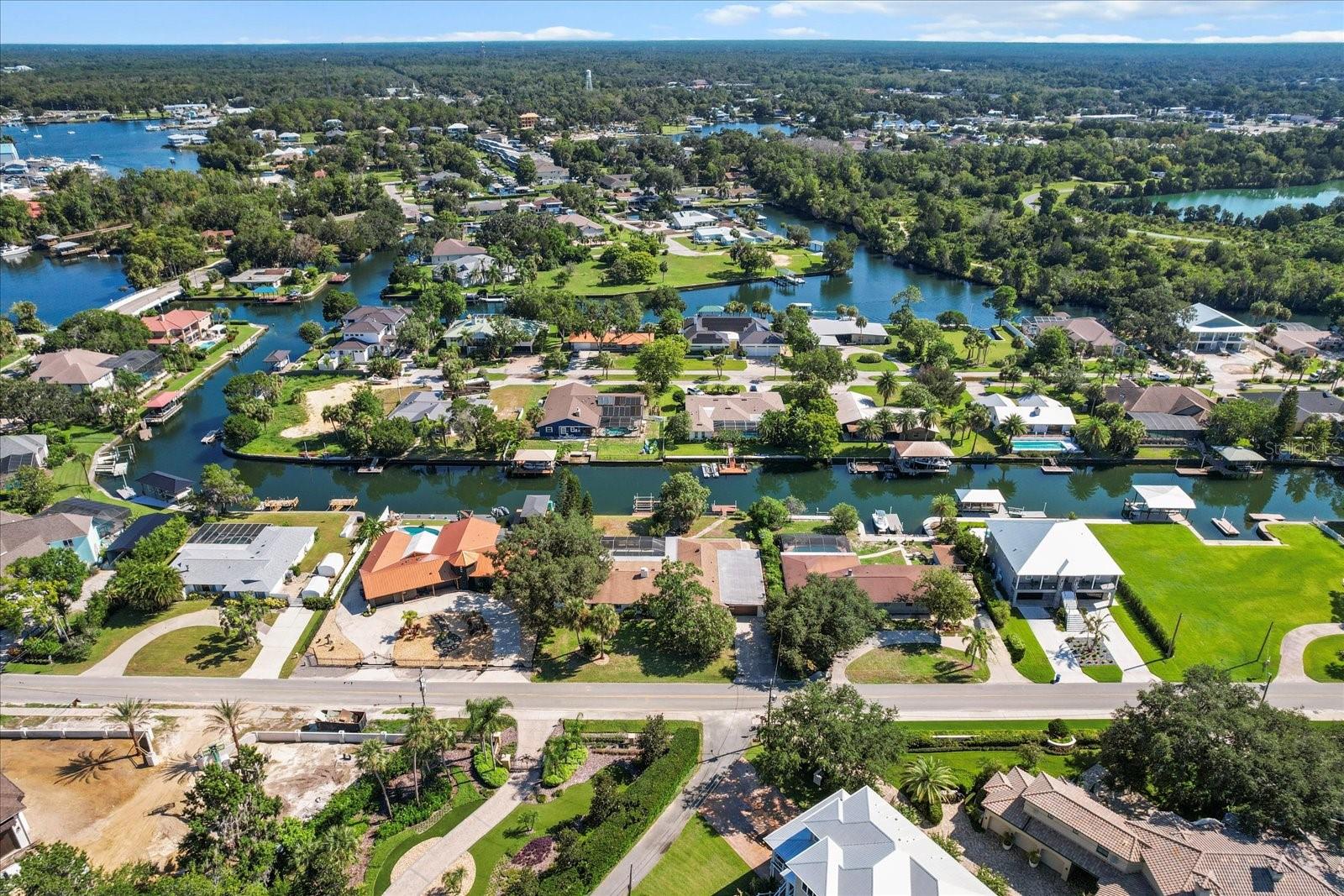Listing photo id 50 for 827 Kings Bay Drive