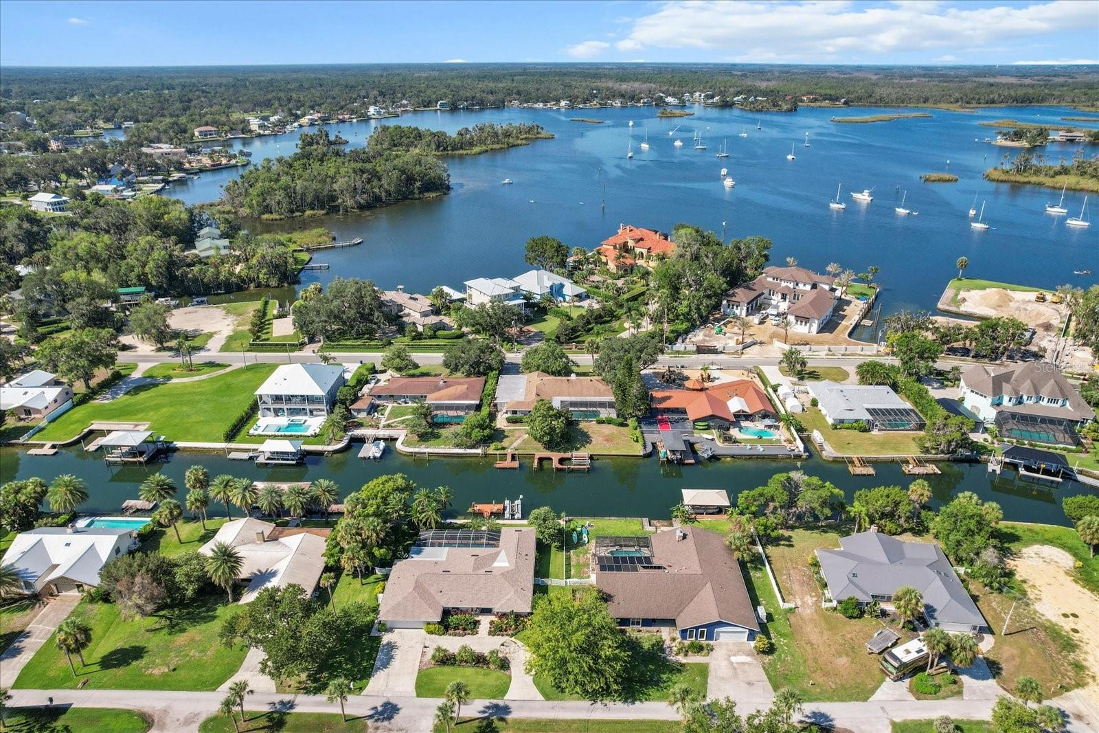 Listing photo id 51 for 827 Kings Bay Drive