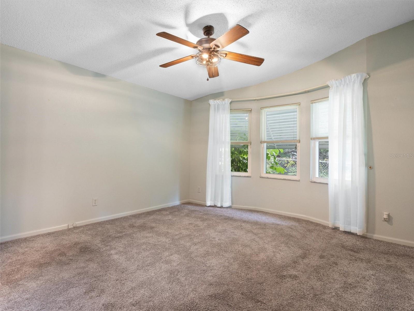 Image 19 of 46 For 1417 Schwartz Boulevard