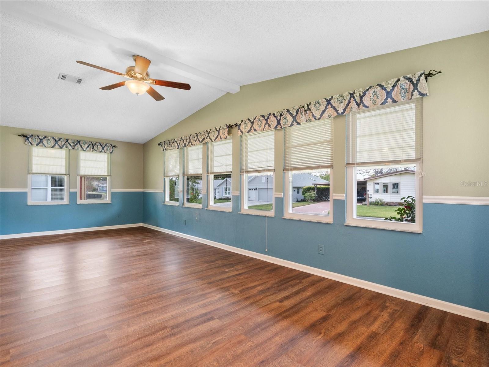 Image 5 of 46 For 1417 Schwartz Boulevard