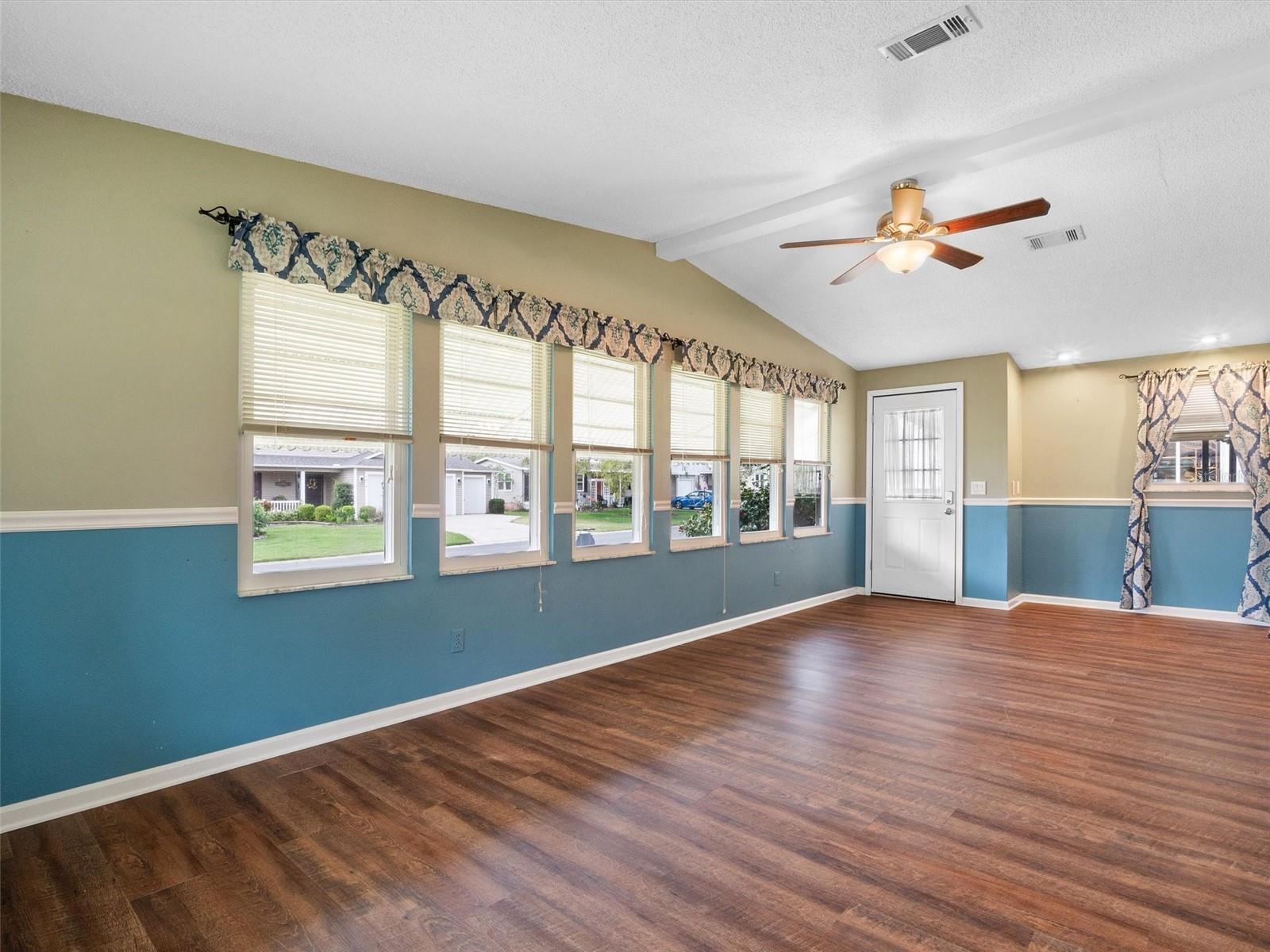 Image 6 of 46 For 1417 Schwartz Boulevard