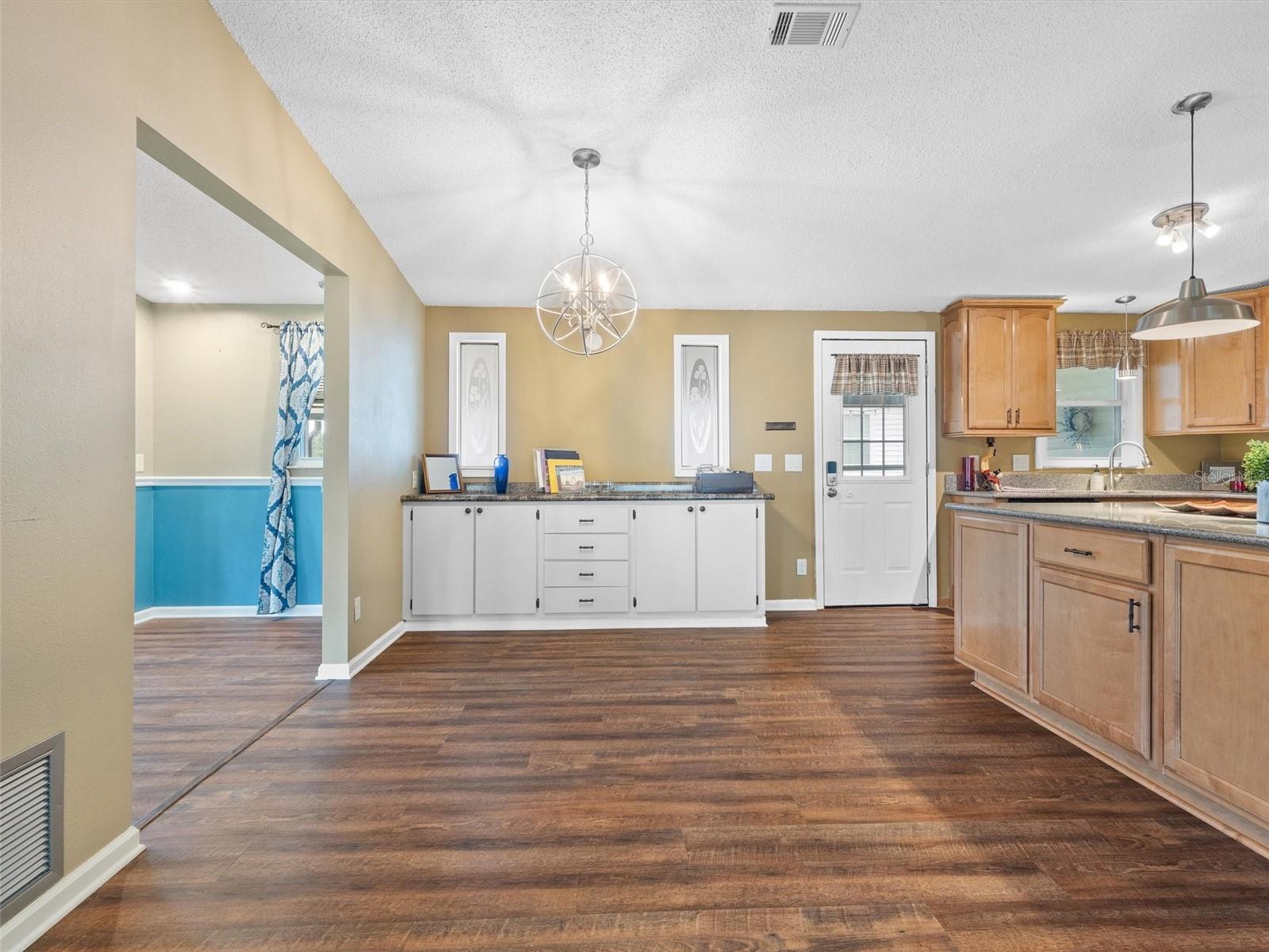 Image 8 of 46 For 1417 Schwartz Boulevard