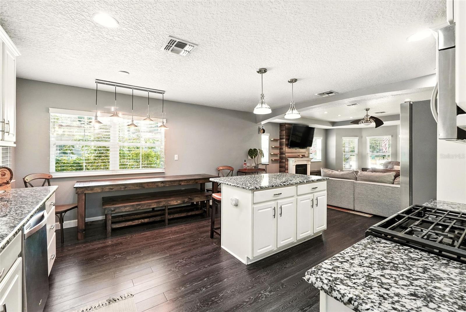 Image 17 of 46 For 327 Lakeview Avenue