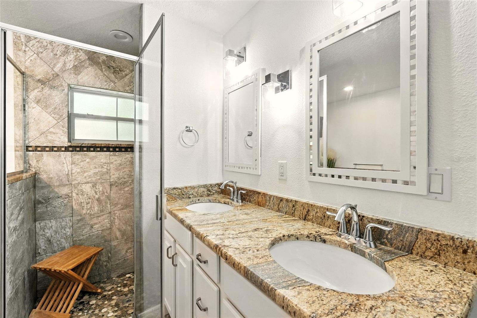 Image 21 of 46 For 327 Lakeview Avenue