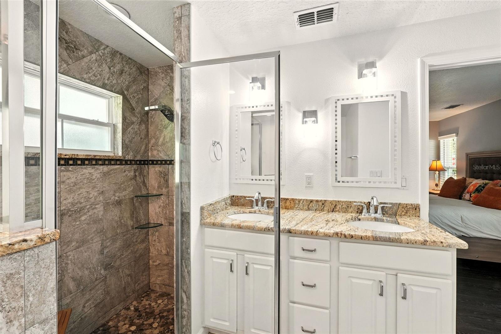 Image 22 of 46 For 327 Lakeview Avenue