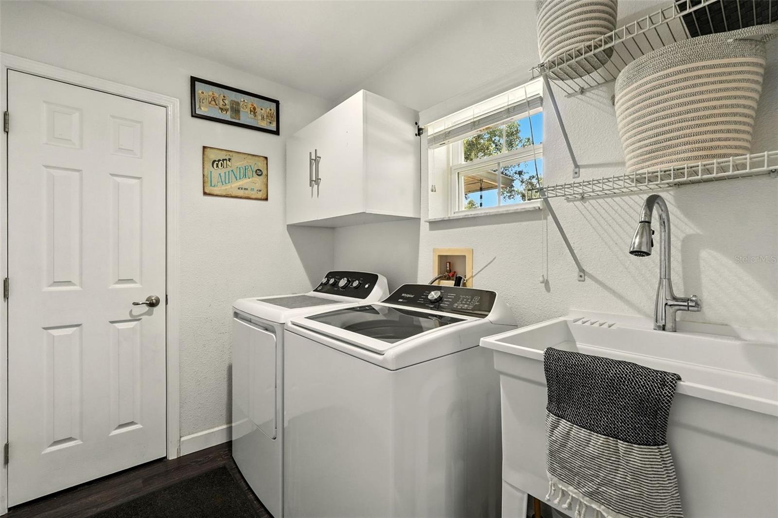 Image 29 of 46 For 327 Lakeview Avenue